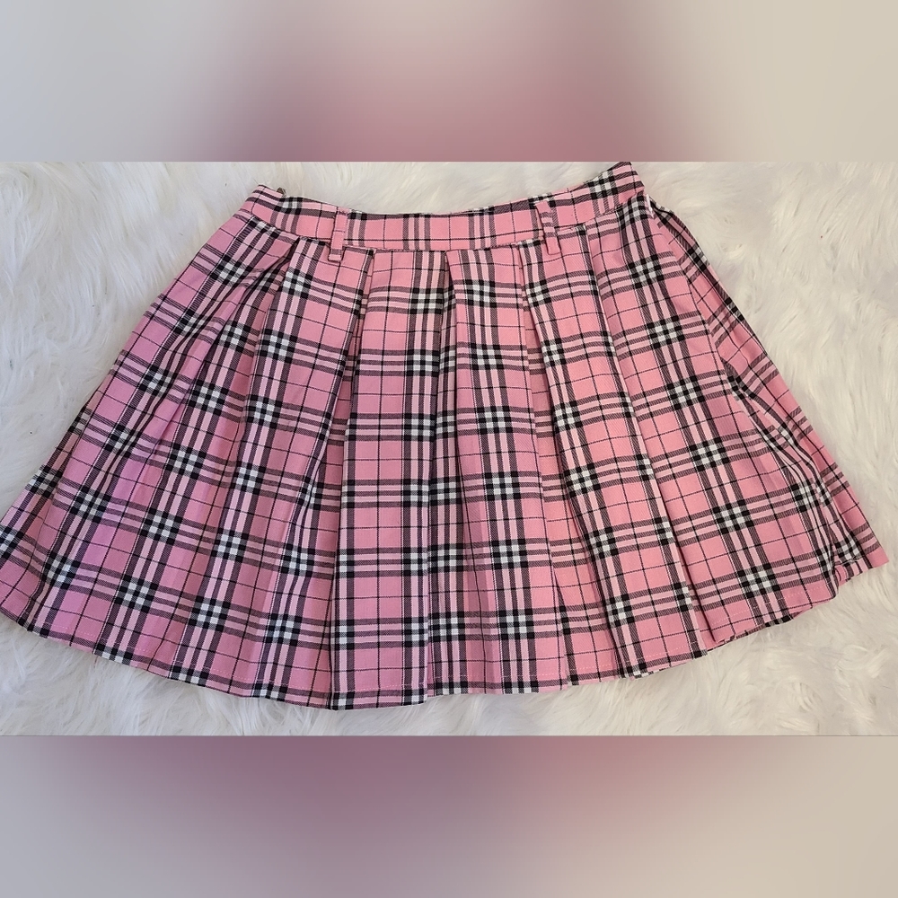 Pink Hot Topic skater skirt. Size small